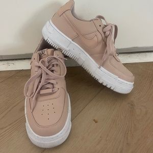 Nike Air Force 1 Low Pixel